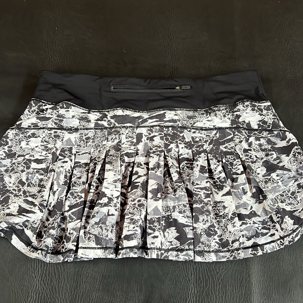 Lululemon Skort - Picture 2 of 5